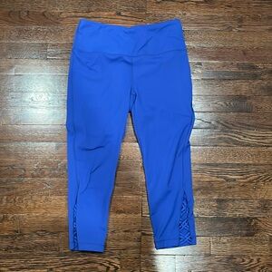 Yogalicious blue Capri leggings!